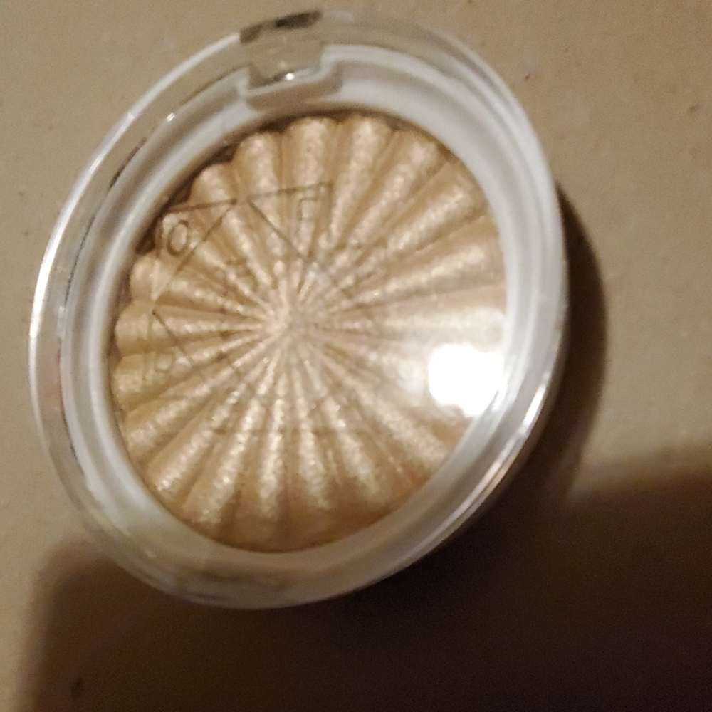 OFRA Cosmetics Highlighter
